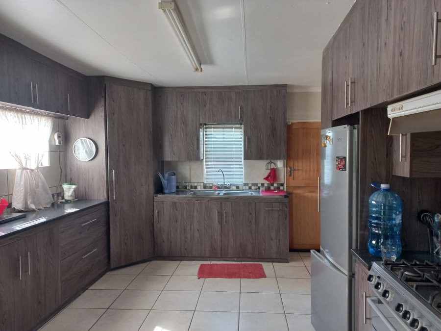 0 Bedroom Property for Sale in Dealesville Free State